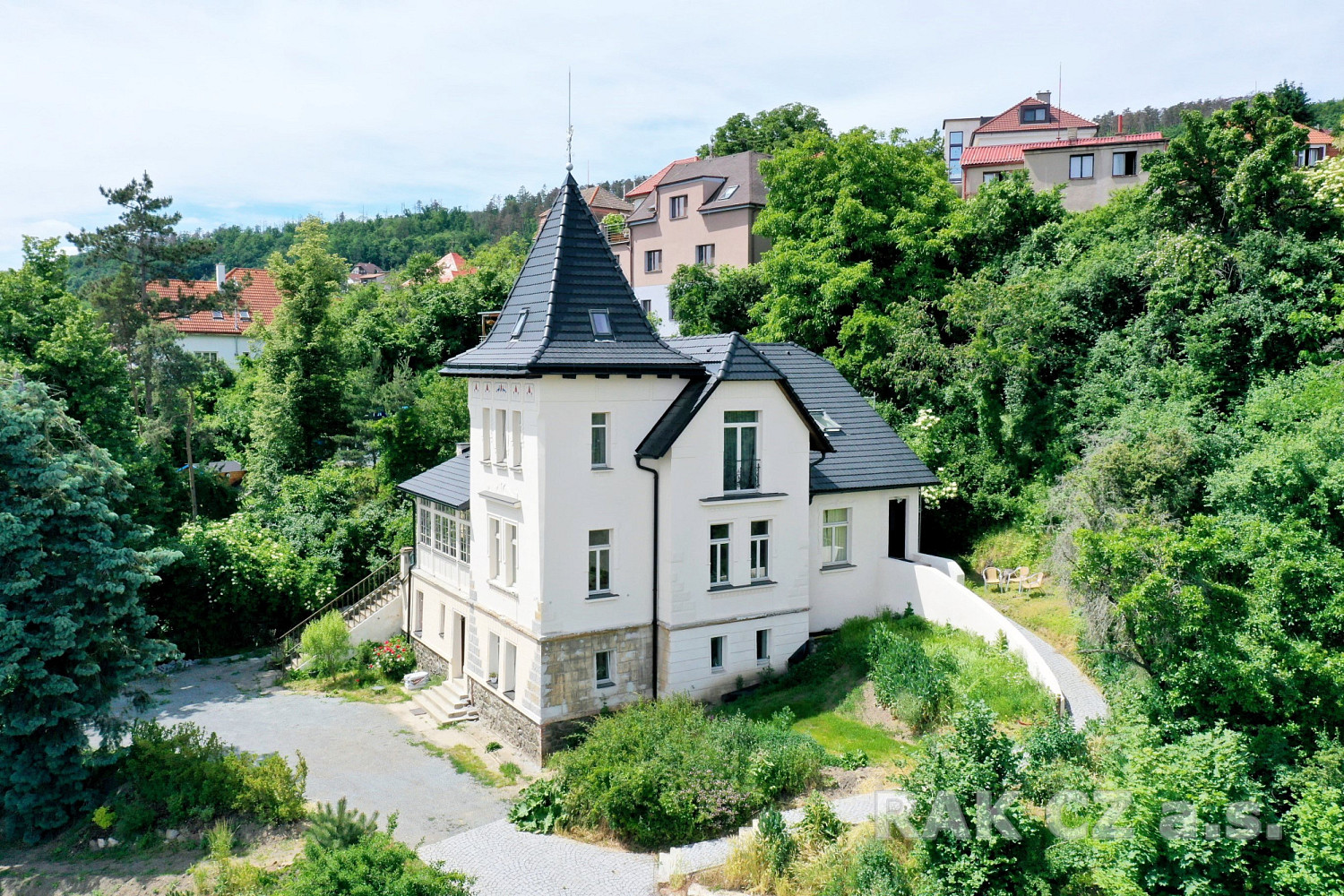 Prodej nájemního domu, činžáku 338 m²