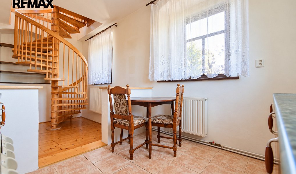 Prodej domu 200 m² s pozemkem 910 m², Kájov – náhled fotky 24