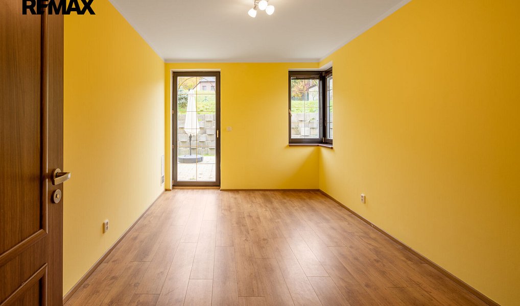 Prodej domu 205 m² s pozemkem 946 m², Jenišov – náhled fotky 11