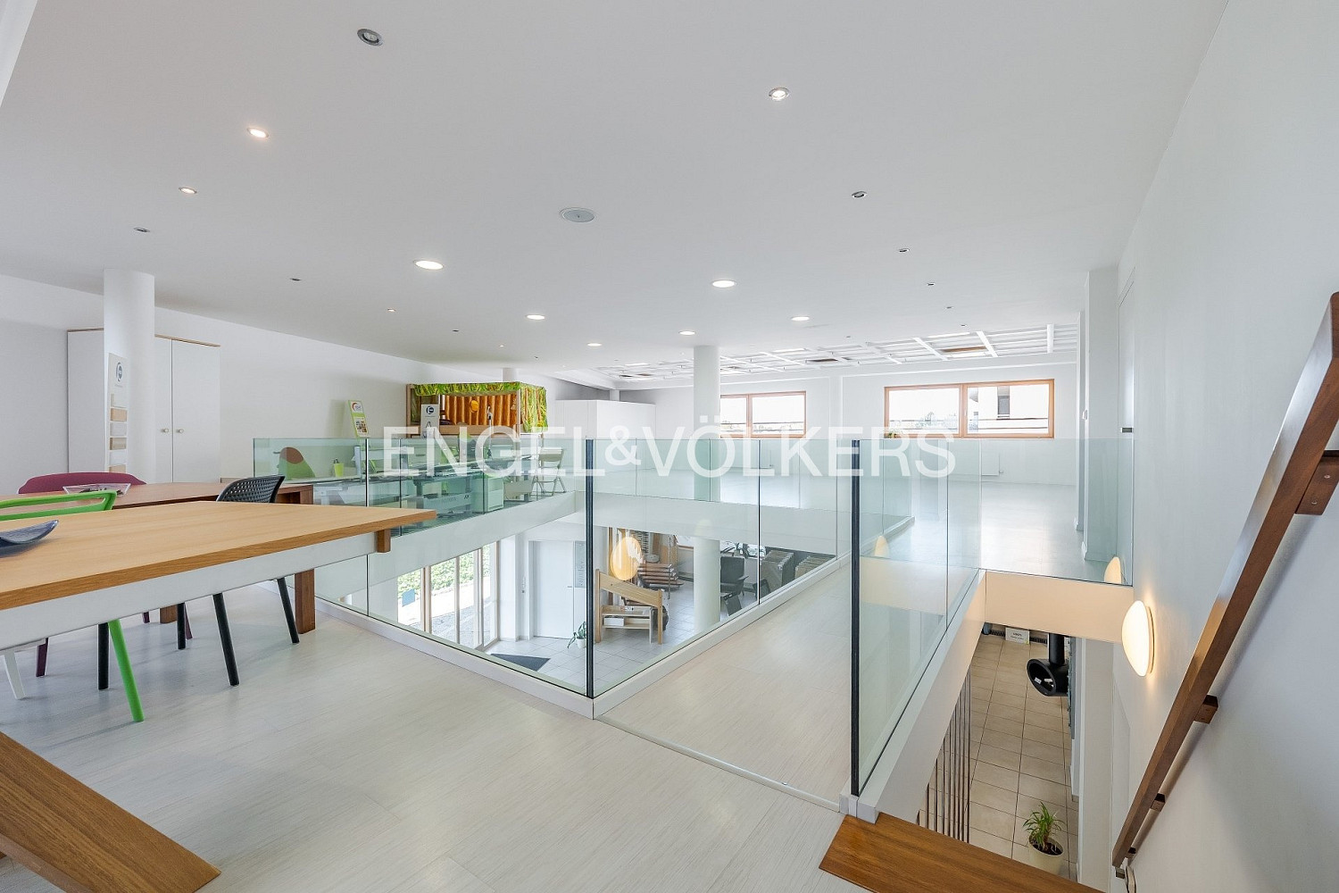 Pronájem obchodních prostor 257 m² – fotografie 4