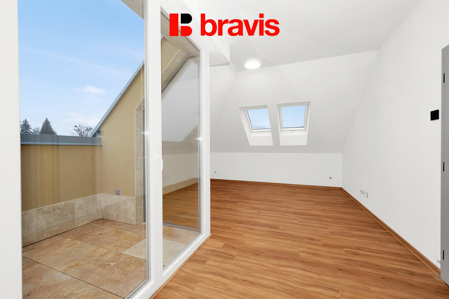 Pronájem bytu 4+kk 89 m²
