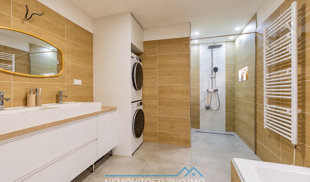 Prodej domu 220 m² s pozemkem 1 436 m², Chvalovice – náhled fotky 9
