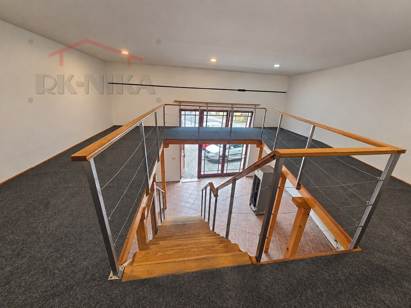 Pronájem obchodních prostor 100 m²