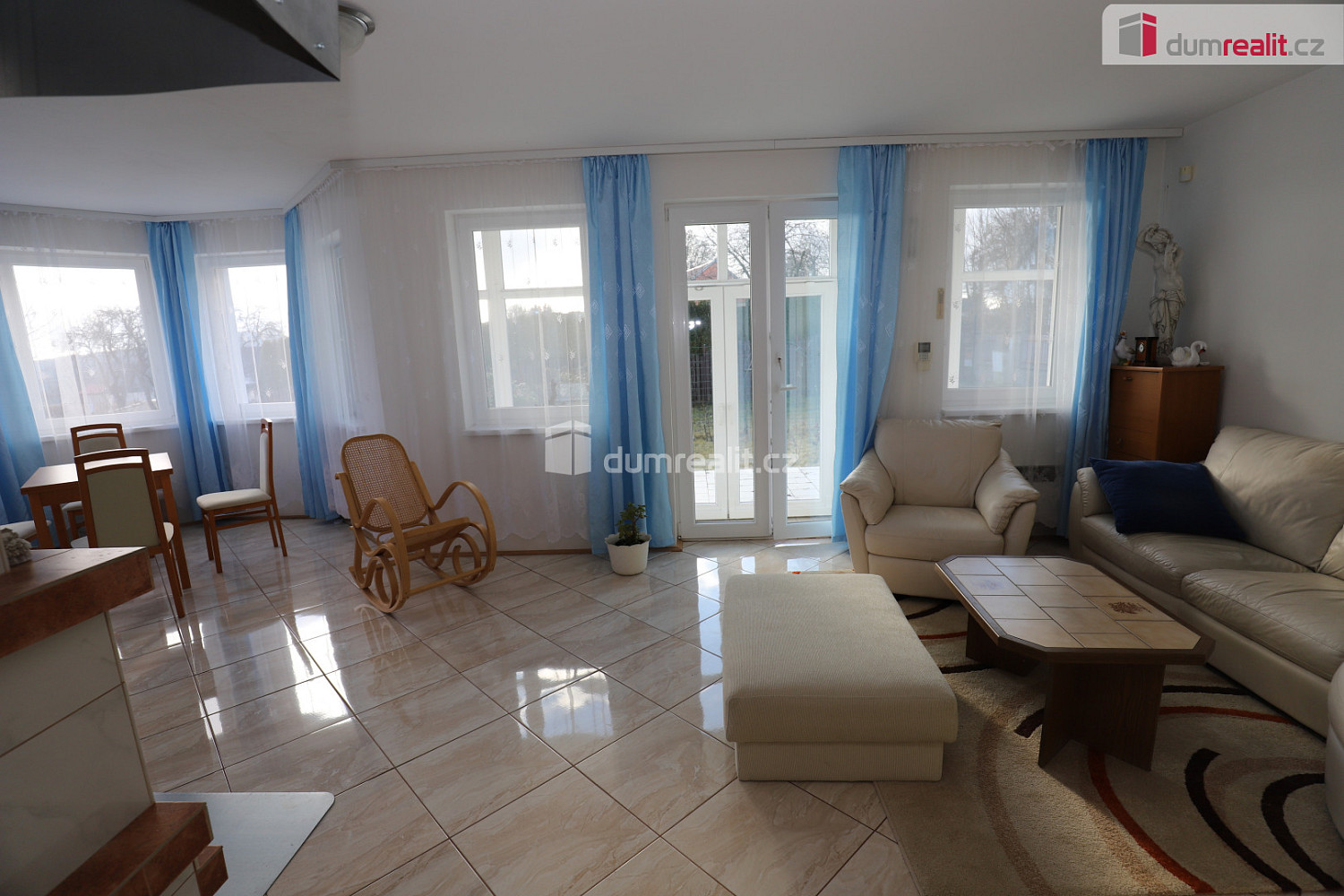 Prodej domu 200 m² s pozemkem 1 122 m² — photo 3