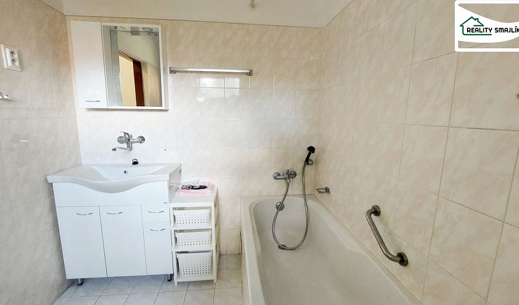 Pronájem bytu 2+1 80 m², Cheb – náhled fotky 8