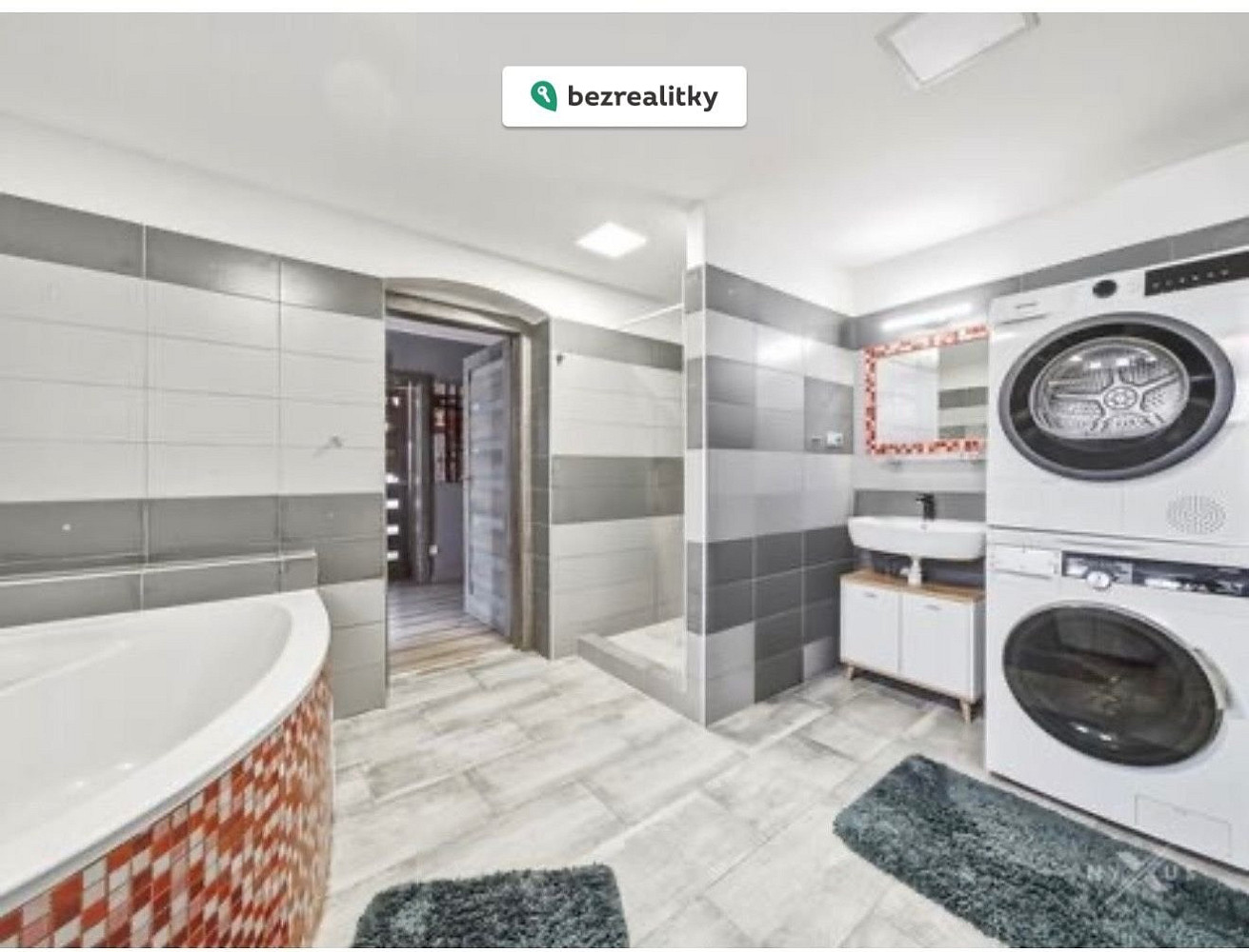 Prodej domu 400 m² s pozemkem 611 m² — photo 2