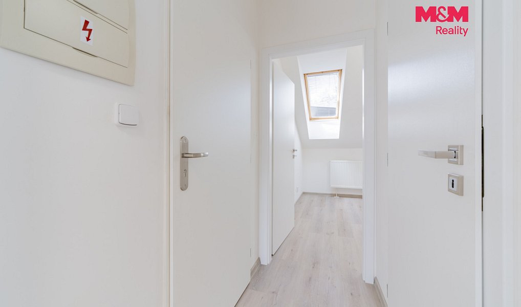 Pronájem bytu 1+kk 50 m², Cheb – náhled fotky 2