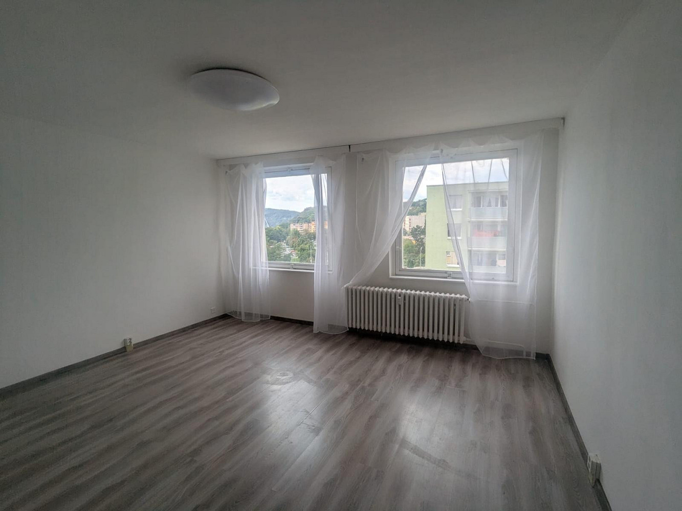 Pronájem bytu 1+kk 31 m² – fotografie 4