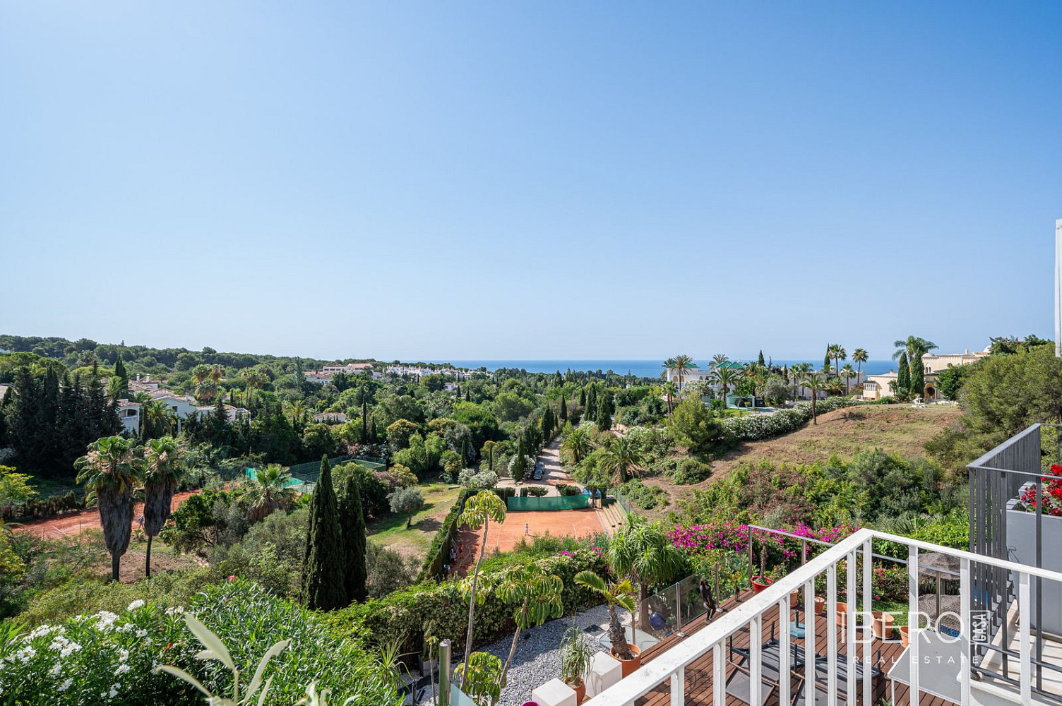 Prodej domu 230 m² s pozemkem 80 m² - Vista 2