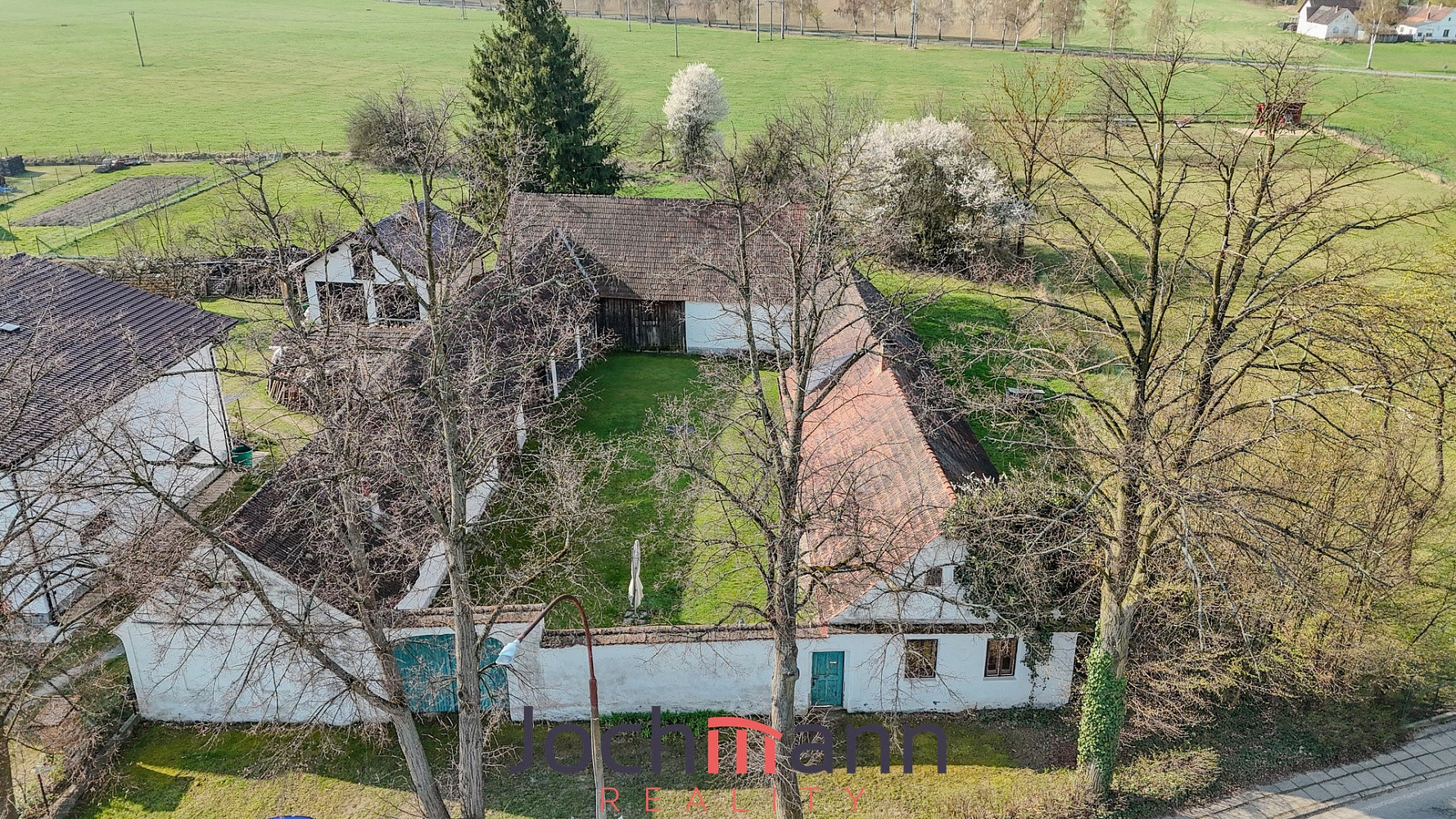 Prodej domu 877 m² s pozemkem 3 277 m² — photo 2