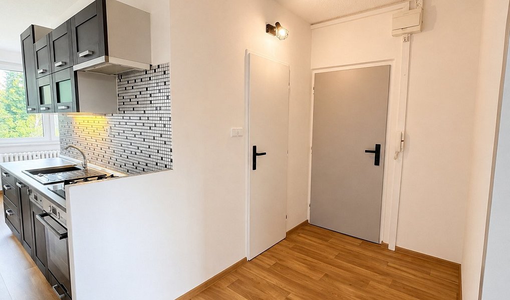 Prodej 3+1 - 75 m2 - Obránců míru - Třebíč — foto 4