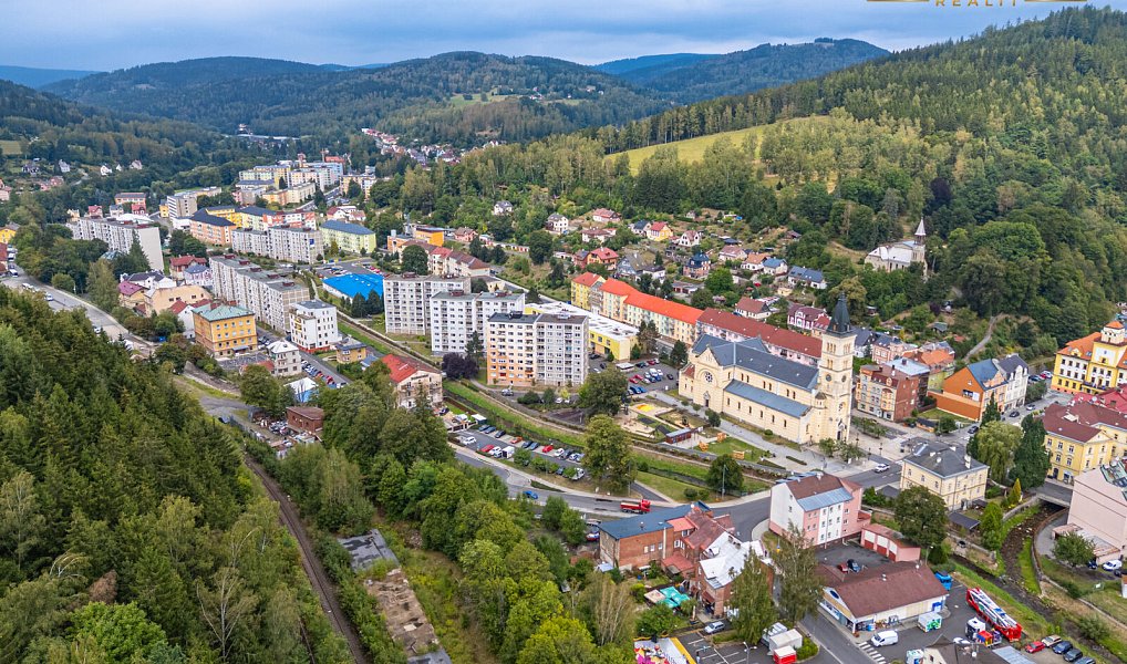 Prodej domu 380 m² s pozemkem 615 m², Kraslice – náhled fotky 37