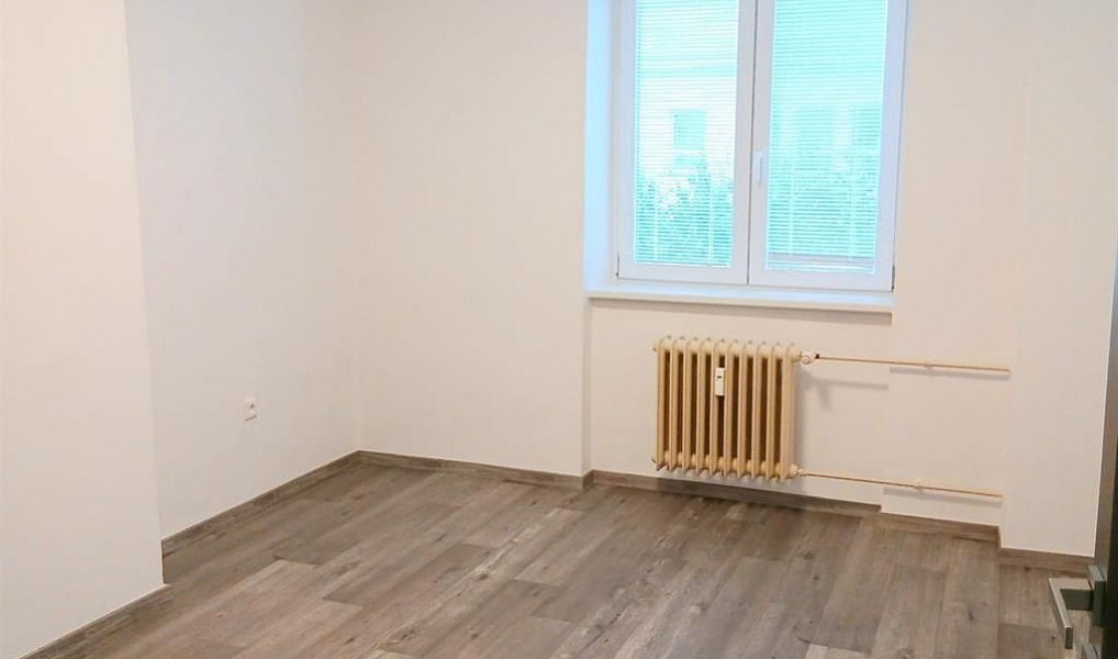 Pronájem bytu 2+1 55 m², Pardubice – náhled fotky 8