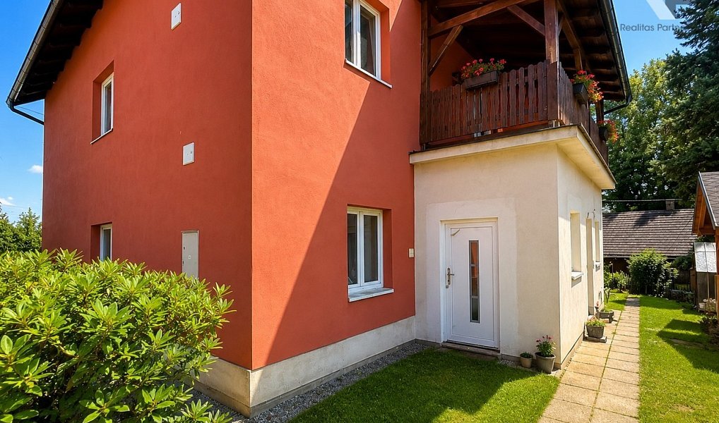 Prodej domu 319 m² s pozemkem 1 006 m², Dobronín – náhled fotky 2