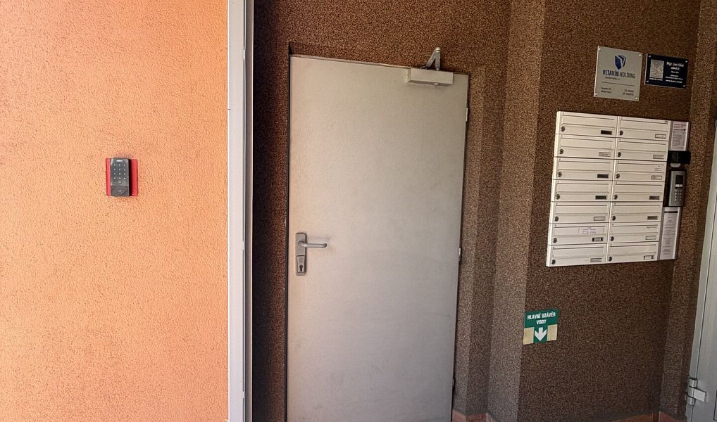 Pronájem obchodních prostor 323 m², Praha – náhled fotky 16