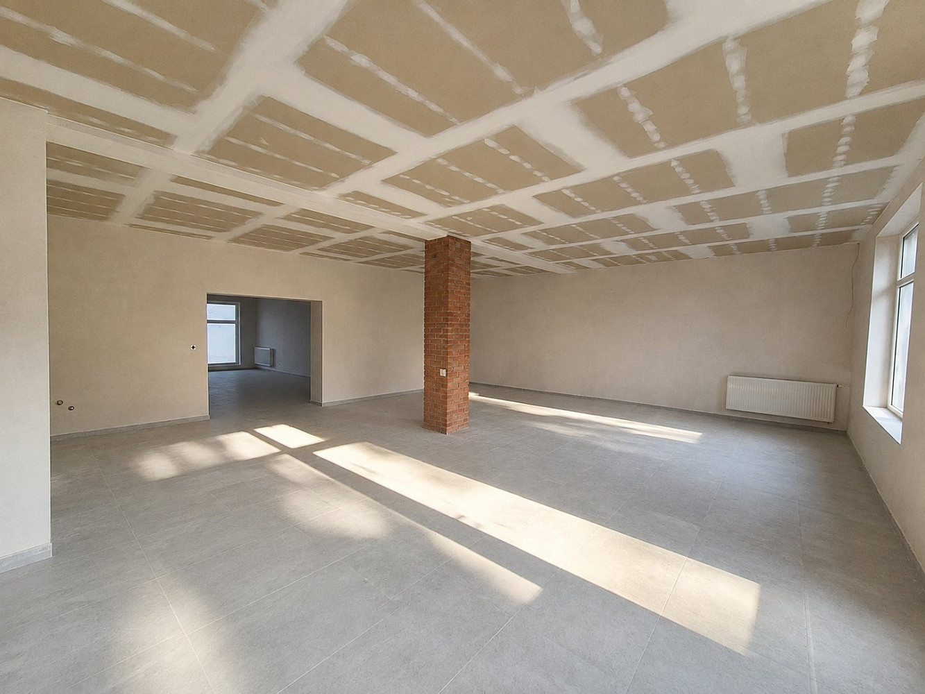 Pronájem obchodních prostor 150 m² – fotografie 2