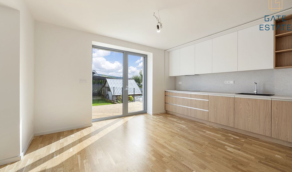 Prodej domu 217 m² s pozemkem 270 m², Holešov – náhled fotky 8