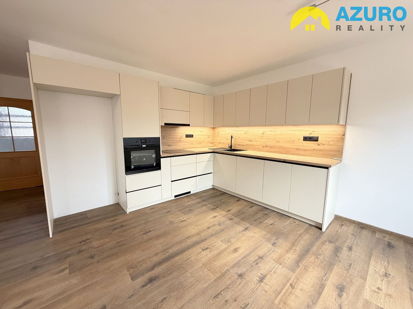 Pronájem domu 110 m² s pozemkem 149 m² – fotografie 2
