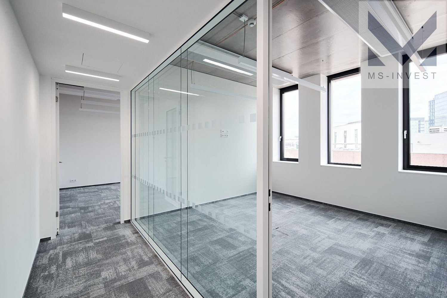 Pronájem kanceláře 257 m² — photo 3