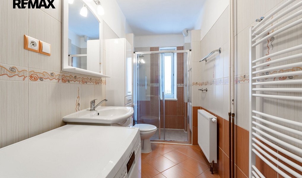 Prodej domu 328 m² s pozemkem 758 m², Vejprty – náhled fotky 5
