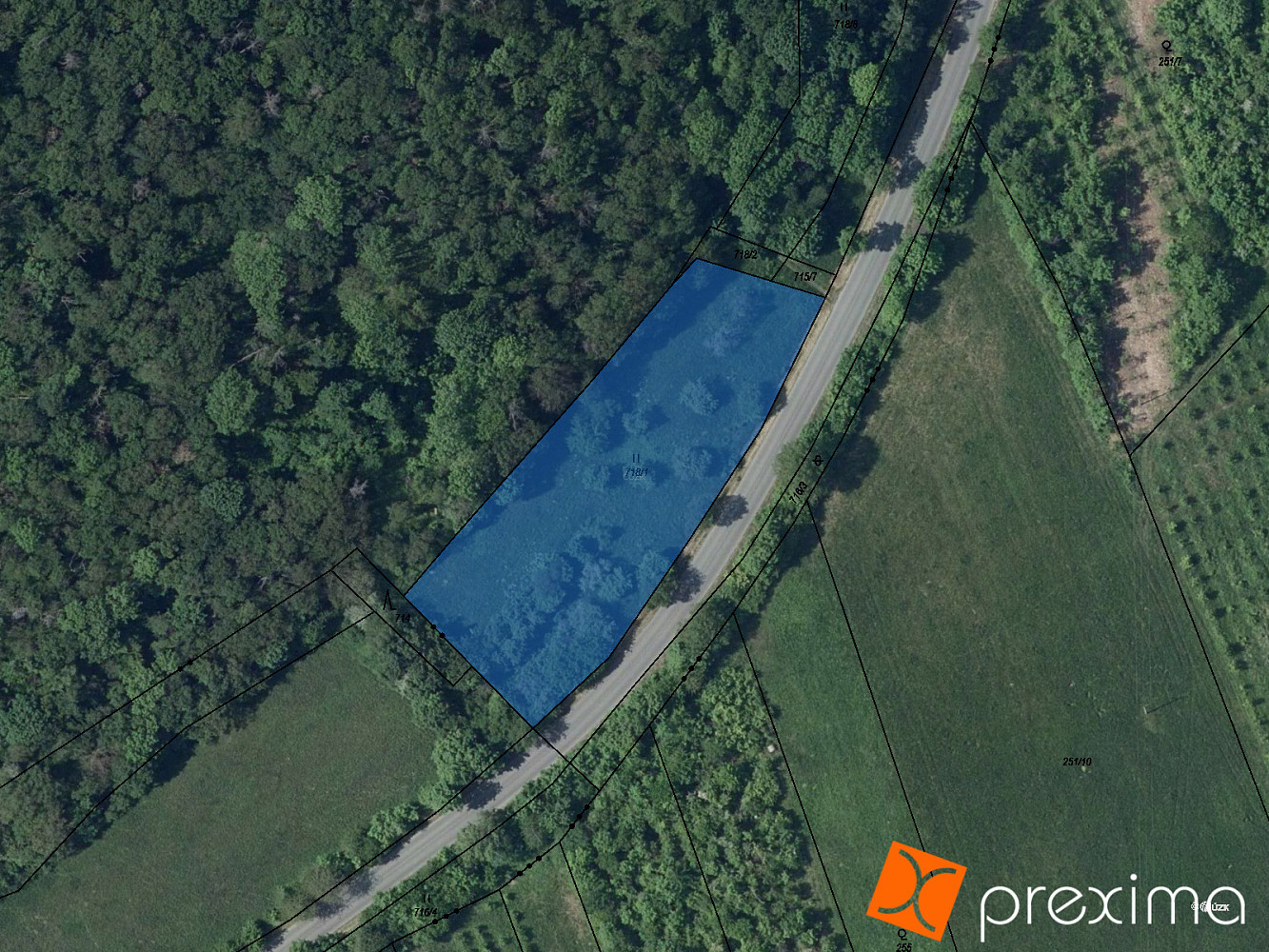 Prodej pozemku 2 221 m²