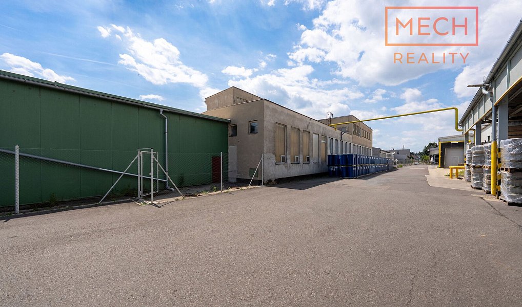 Prodej výrobních prostor 1 347 m², Bzenec – náhled fotky 24