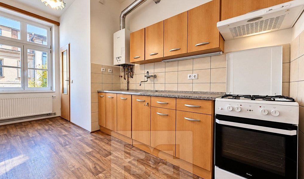 Pronájem bytu 1+1 38 m², Praha – fotka 1 z 8