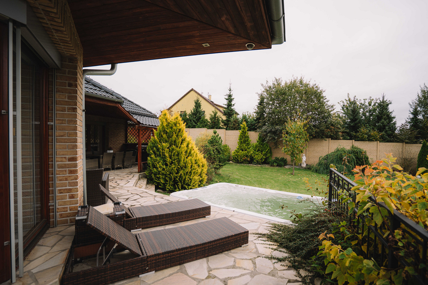 Prodej domu 200 m² s pozemkem 1 444 m² – fotografie 2