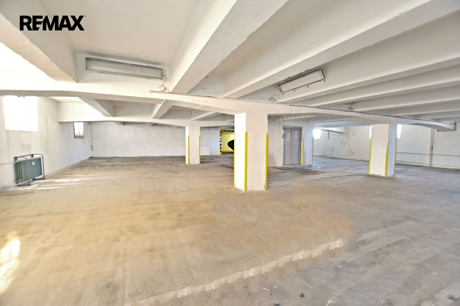 Pronájem skladovacích prostor 303 m² – fotografie 4