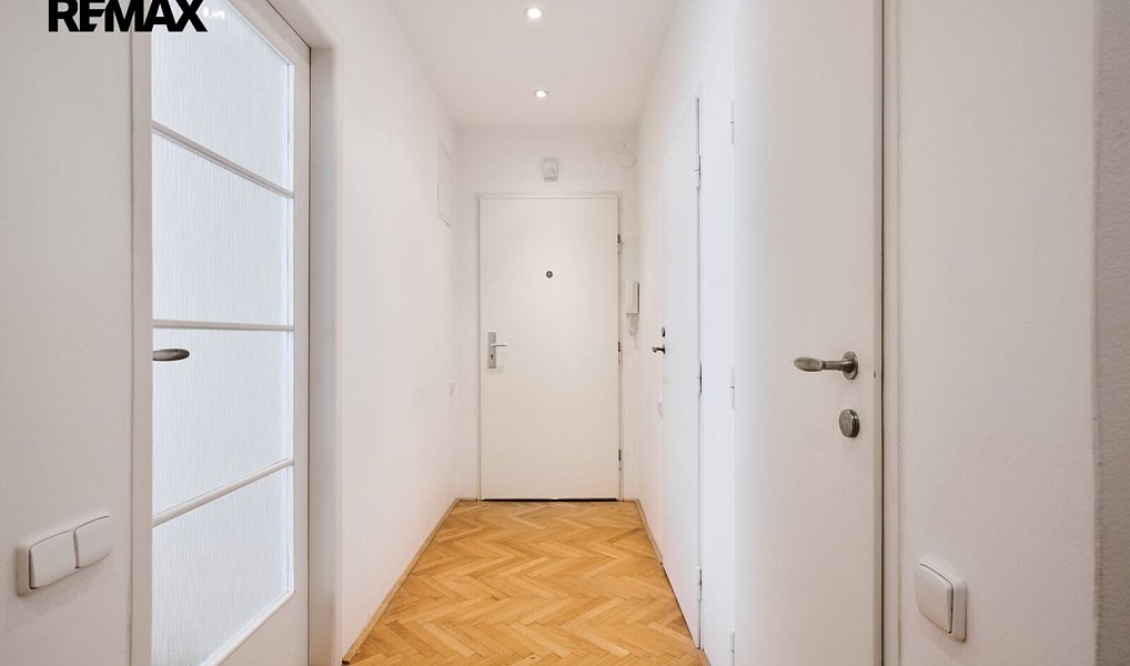 Prodej bytu 3+1 106 m², Praha – náhled fotky 16