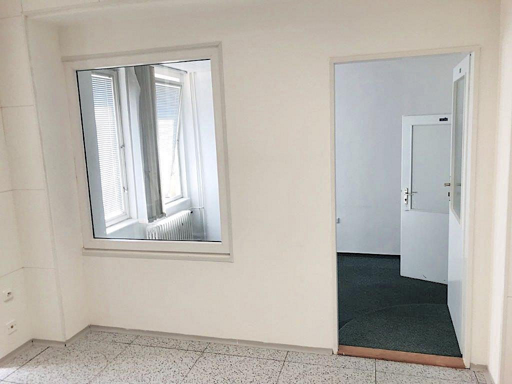 Pronájem obchodních prostor 56 m² – fotografie 4