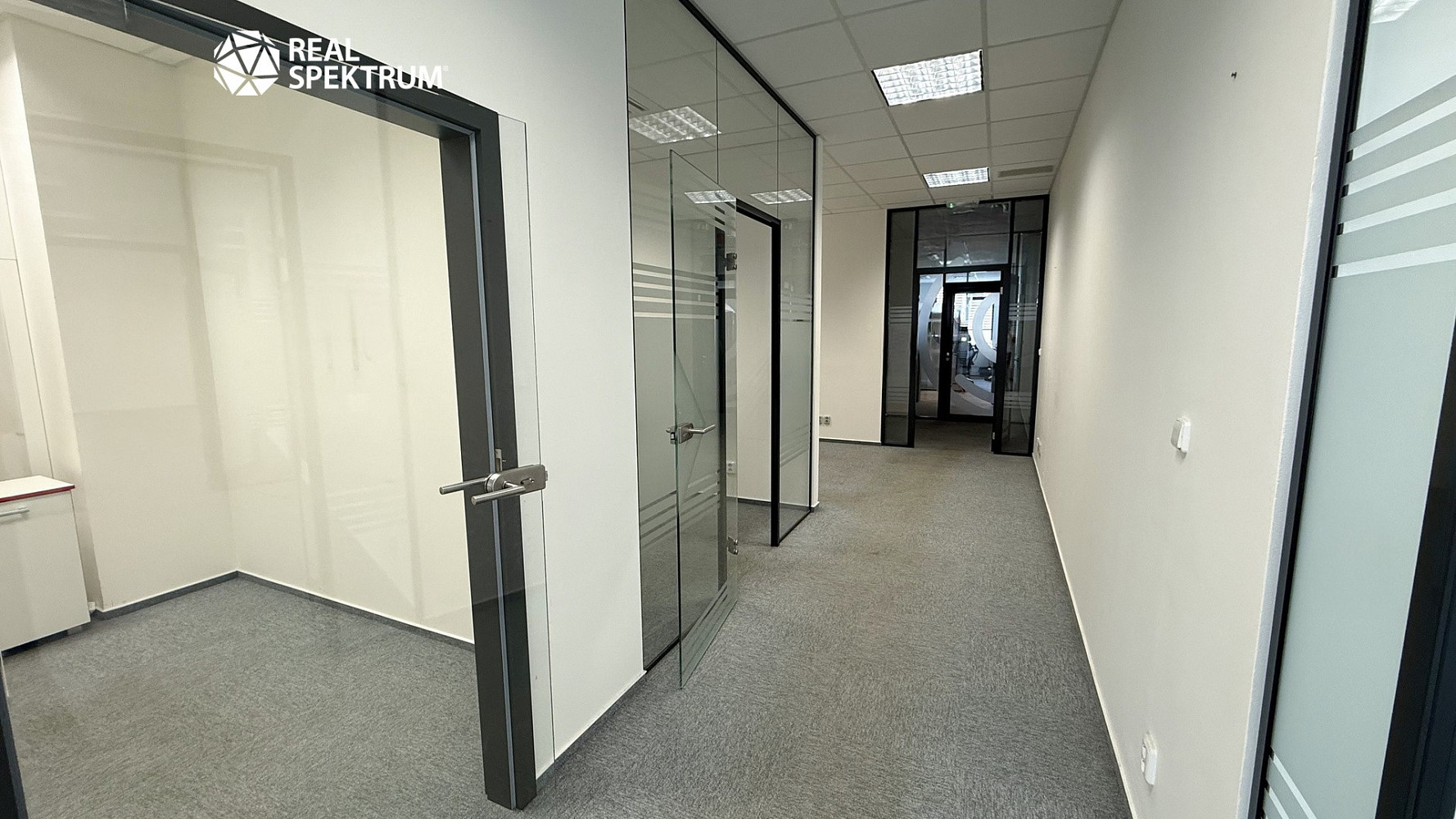 Pronájem kanceláře 78 m² – fotografie 4