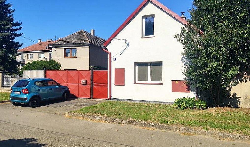 Prodej domu 250 m² s pozemkem 1 873 m², Babice – fotka 1 z 29