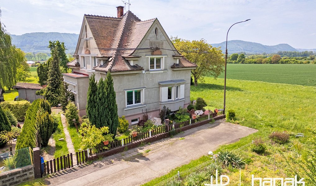 Prodej domu 253 m² s pozemkem 615 m², Hranice – fotka 1 z 48