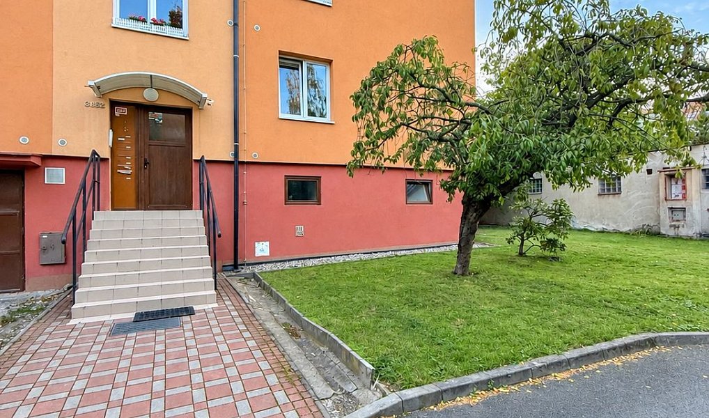 Pronájem bytu 2+1 49 m², Chomutov – náhled fotky 16