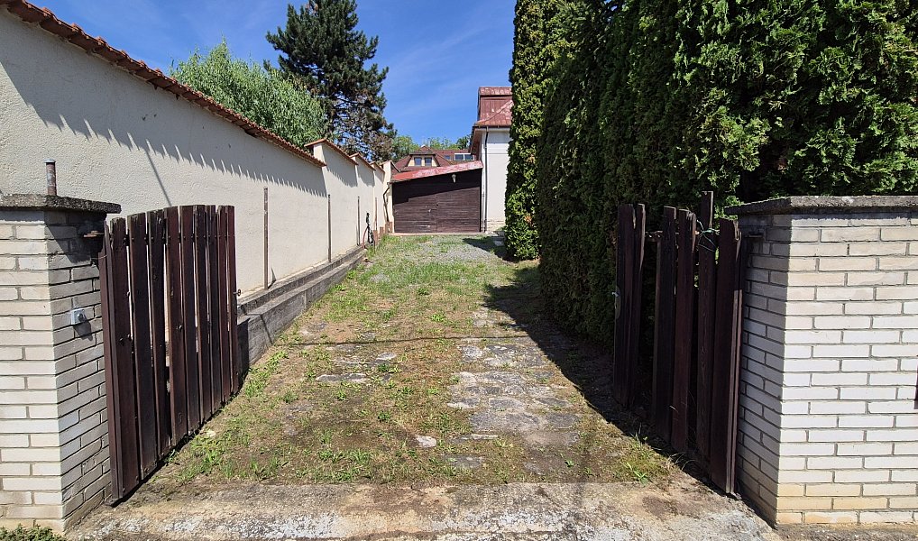 Prodej domu 102 m² s pozemkem 903 m², Černošice – náhled fotky 47