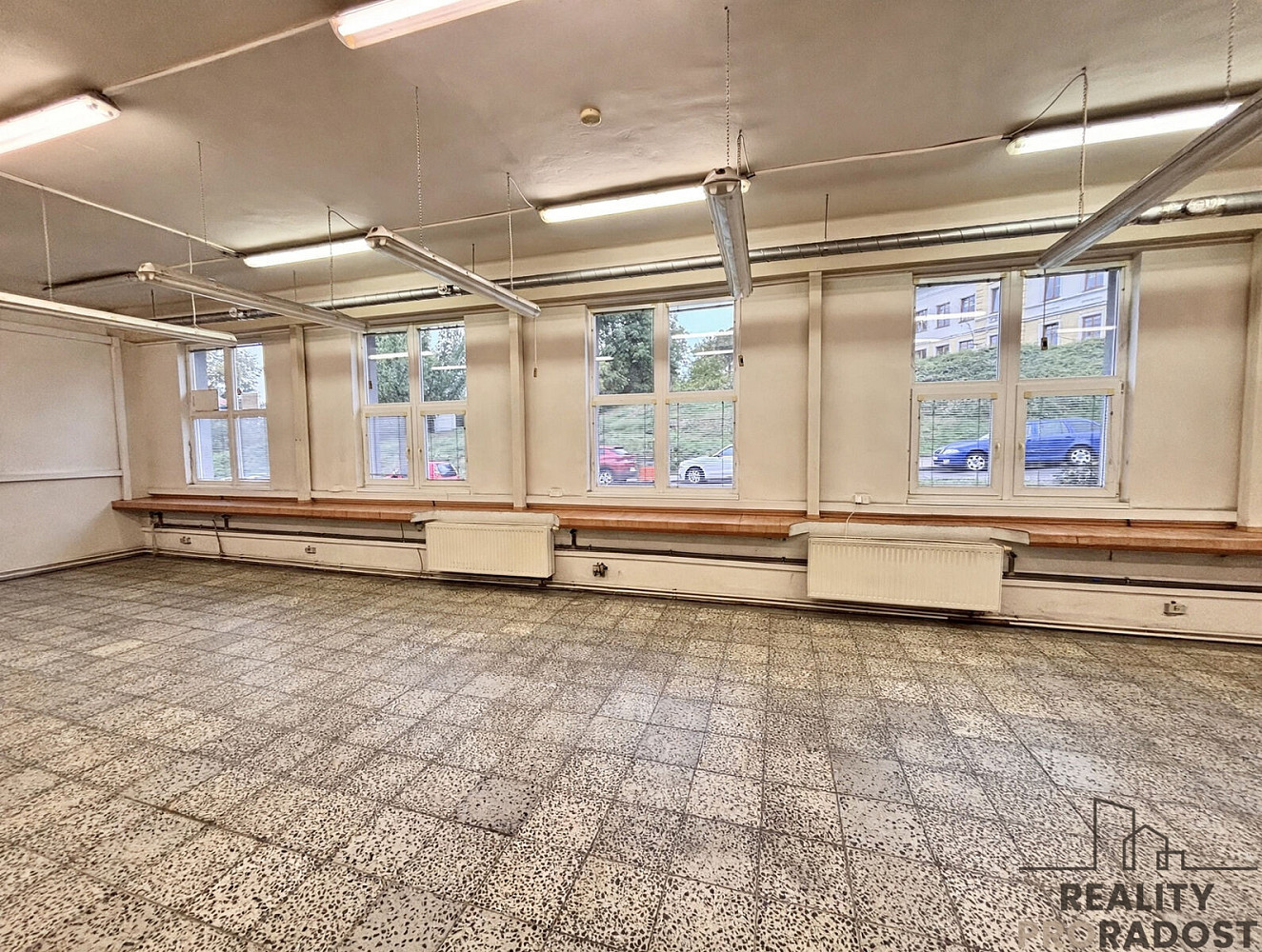Prodej komerčního objektu (jiného typu) 244 m² – fotografie 2