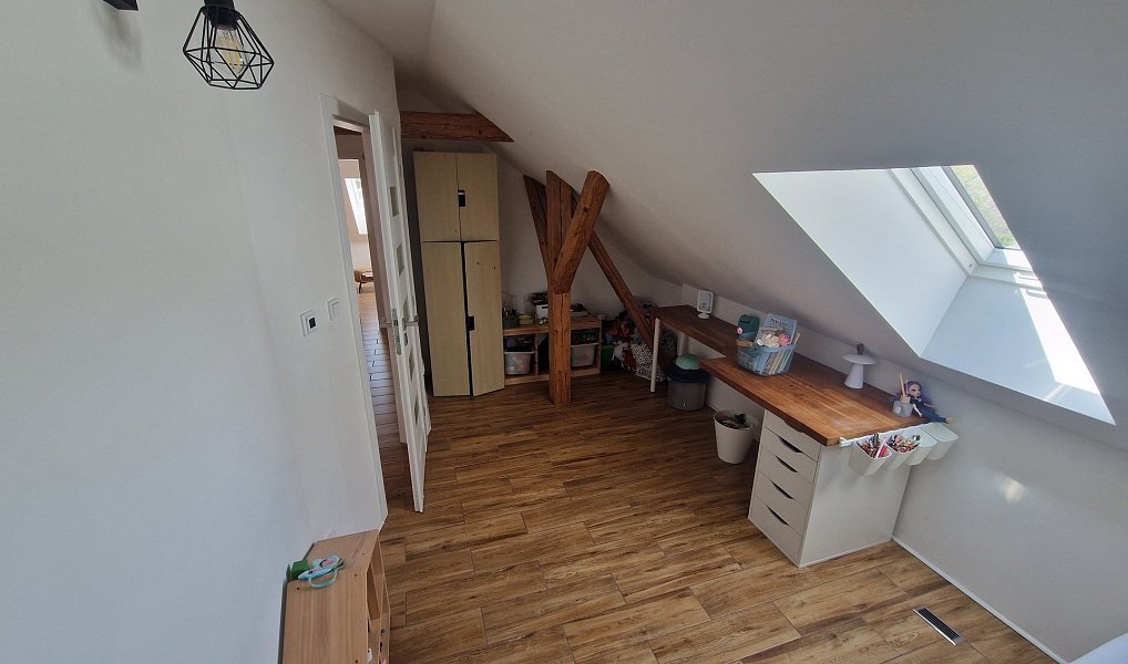 Prodej domu 189 m² s pozemkem 1 127 m², Radostná pod Kozákovem – náhled fotky 21