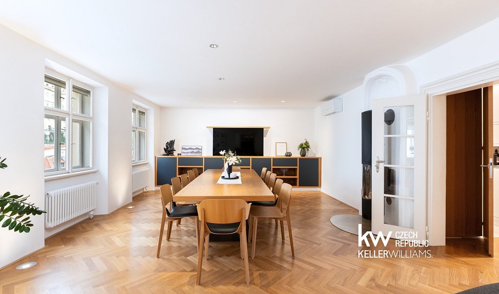 Prodej bytu 6+kk 231 m², Praha – náhled fotky 8