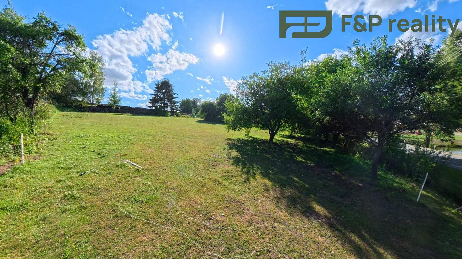 Prodej stavebního pozemku 976 m² – fotografie 5
