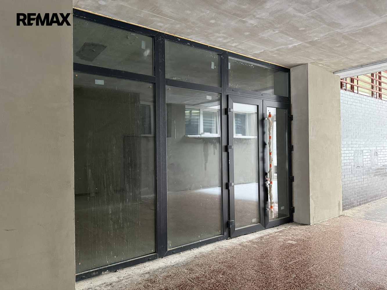 Pronájem obchodních prostor 85 m² – pohled 3