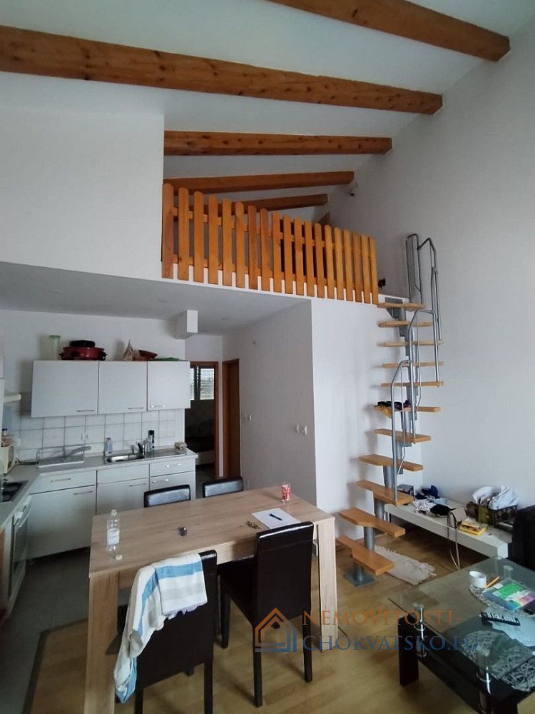 Prodej domu 258 m² s pozemkem 825 m² - Widok 5