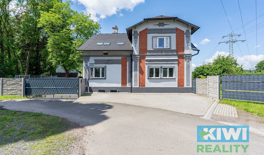 Prodej domu 258 m² s pozemkem 2 600 m², Ostrava – fotka 1 z 50