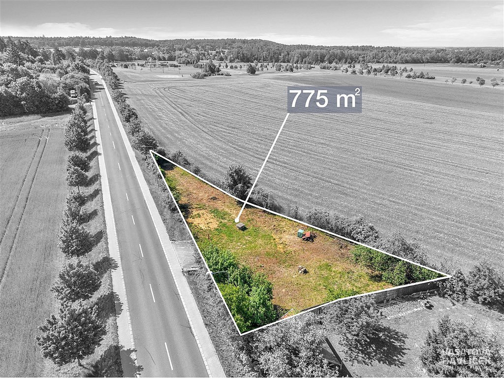 Prodej stavebního pozemku 775 m² – pohled 3