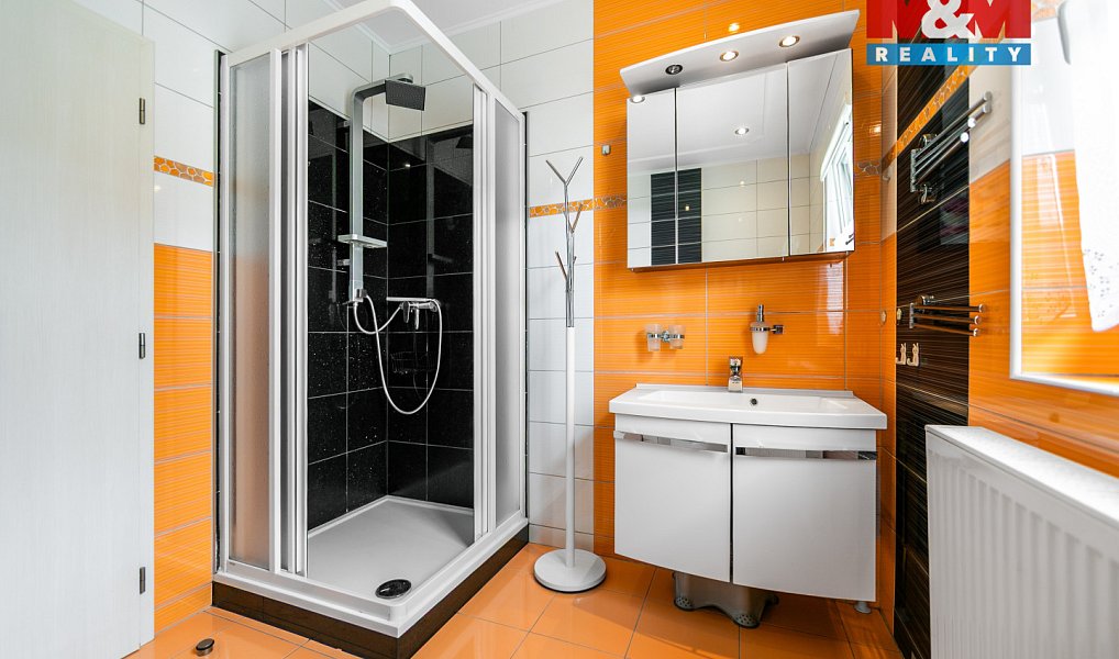 Prodej domu 197 m² s pozemkem 220 m², Bor – náhled fotky 12