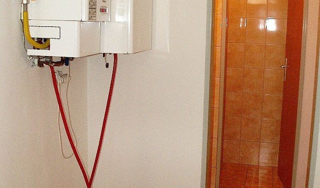 Pronájem obchodních prostor 103 m², Benešov – náhled fotky 8