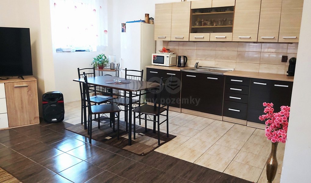 Prodej domu 150 m² s pozemkem 884 m², Kounov – fotka 1 z 23