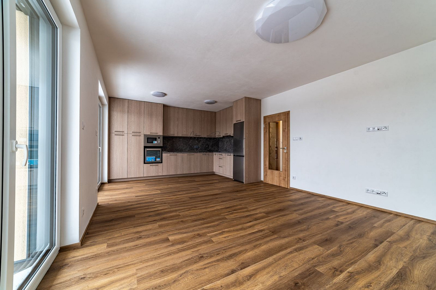 Pronájem bytu 4+kk 87 m² – fotografie 3