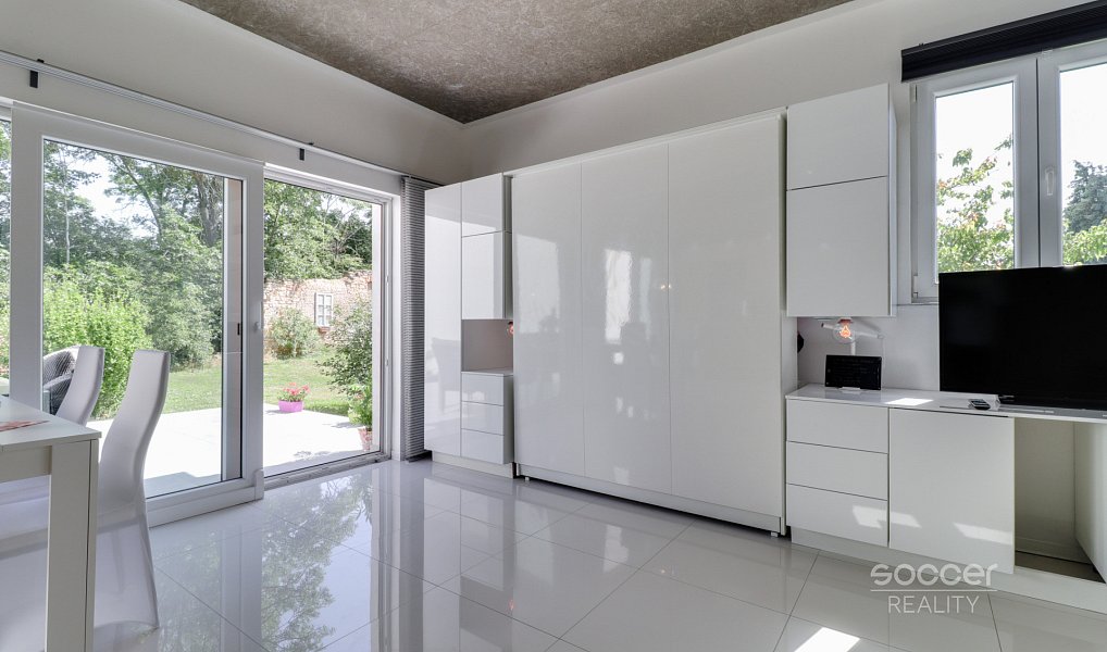 Pronájem bytu 1+kk 65 m², Vojkovice – náhled fotky 14
