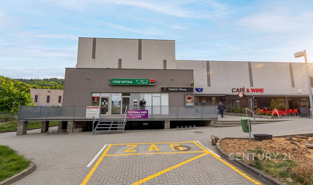 Pronájem obchodních prostor 140 m², Adamov – fotka 1 z 6